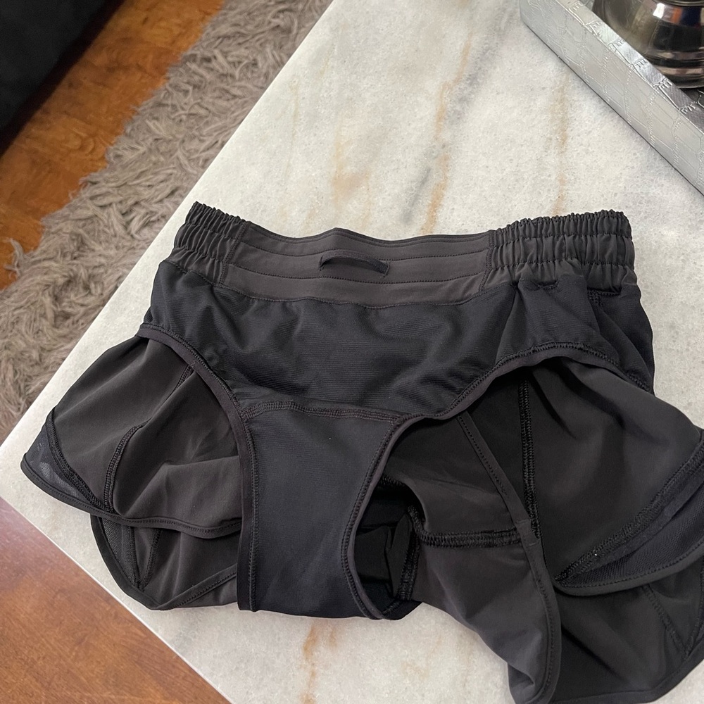 Lululemon" Hooty Hot Low Rise Short-Black - Picture 16 of 16